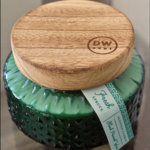 FRESH SPRUCE CANDLE DW HOME RICHLY SCENTED NEW - Picture 1 of 4